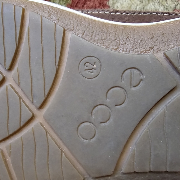 Ecco Leather Sneakers - Picture 7 of 7